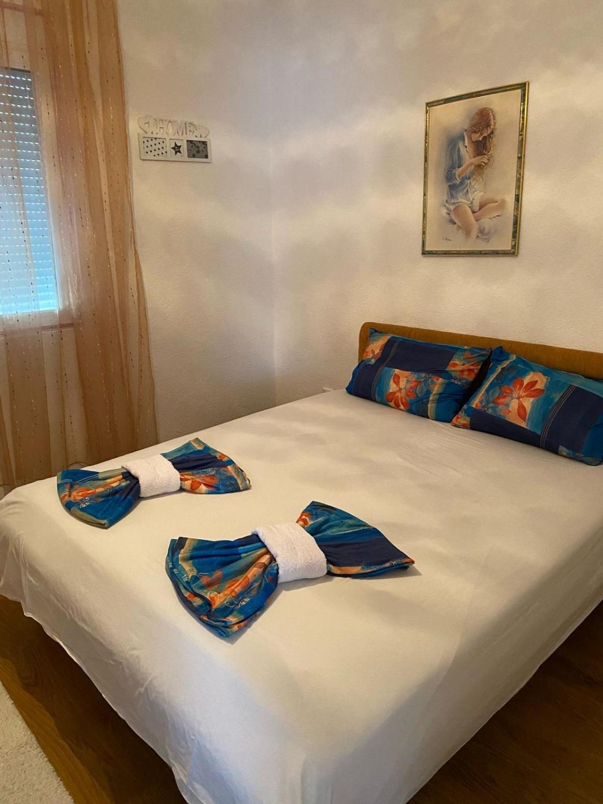 Guest House Kruna Ulcinj Exterior photo